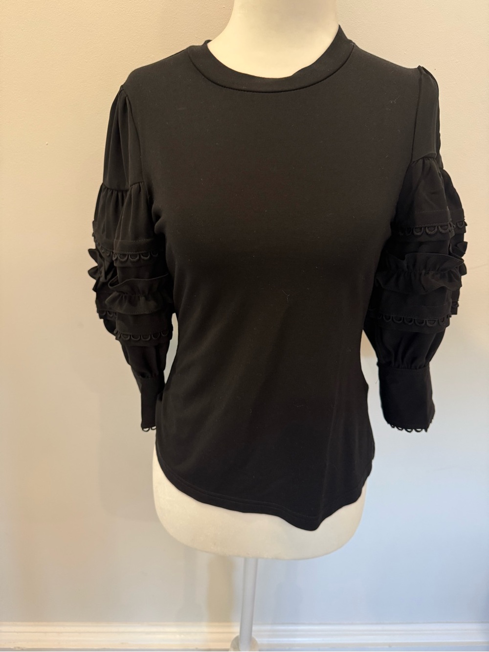 Gracia Black Puff-Sleeve Ruffle Knit Top